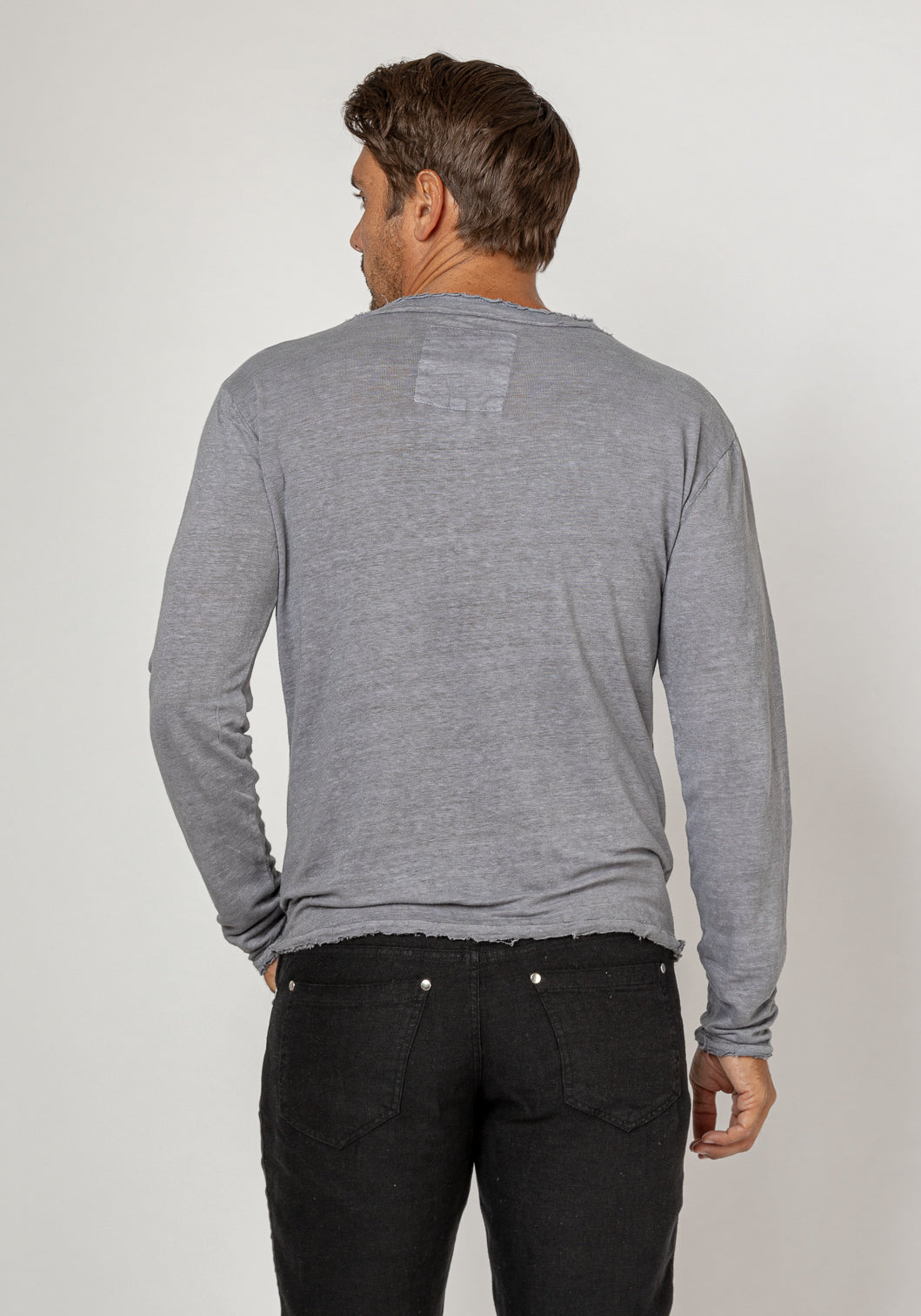 Jersey Linen Fitted Long Sleeve V-Neck T-Shirt in gray 2